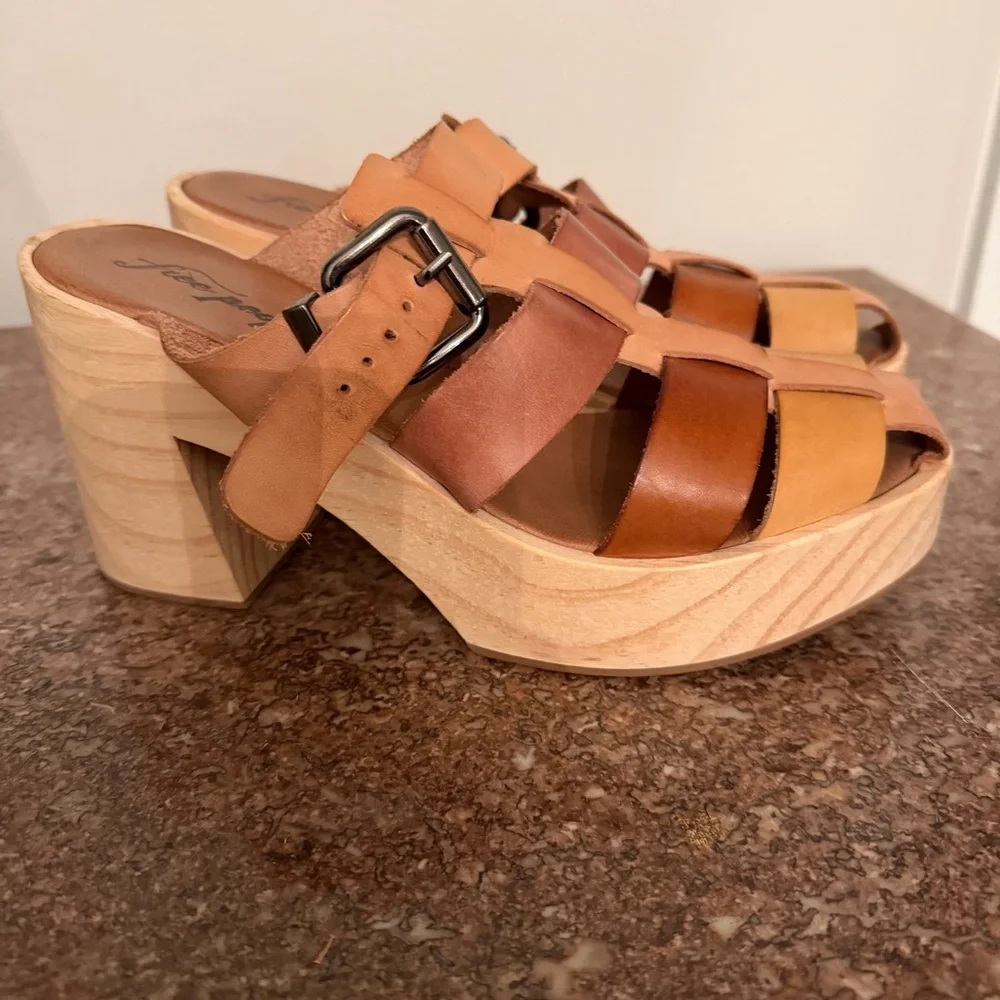 NWOT Free People Bellevue Clog in River Multi Heeled Slip On Sandals Size 38/8 - Picture 2 of 6